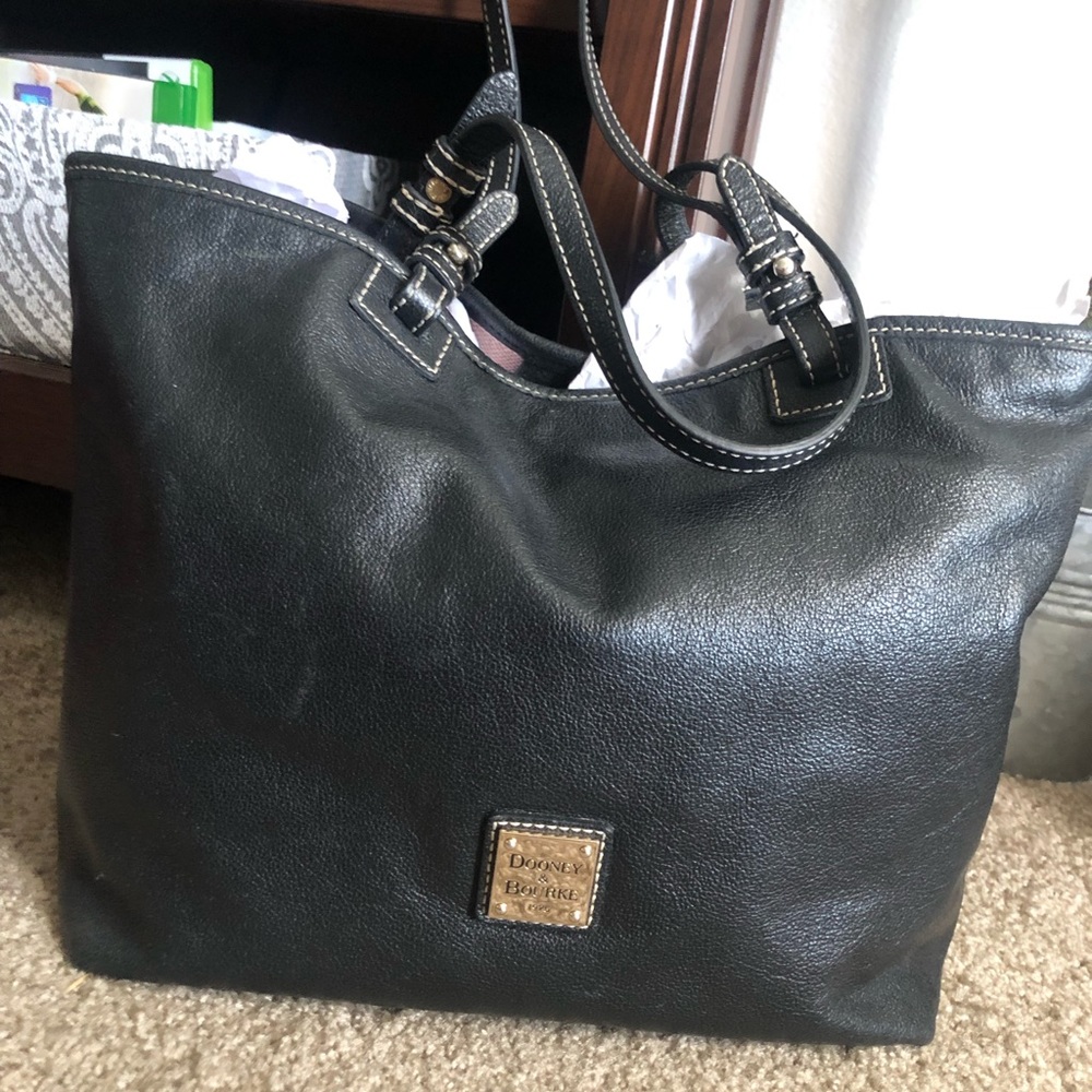 Dooney & Bourke Hand bag